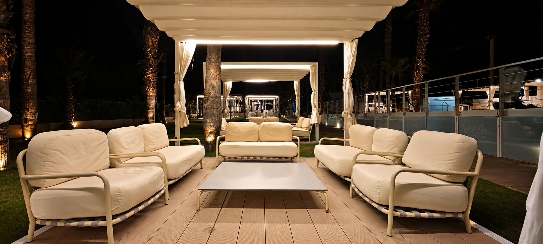 Zona lounge del Reem Beach